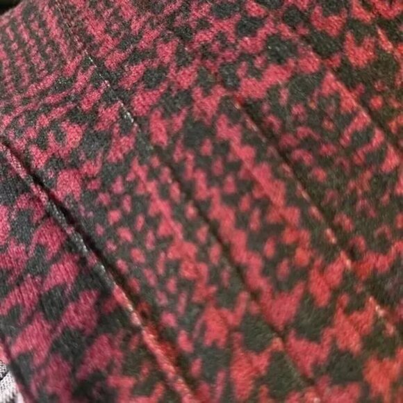 New Directions Petites. Sz PS. Soft 1/2 Button Placket Houndstooth Pullover. B1 - Picture 7 of 9